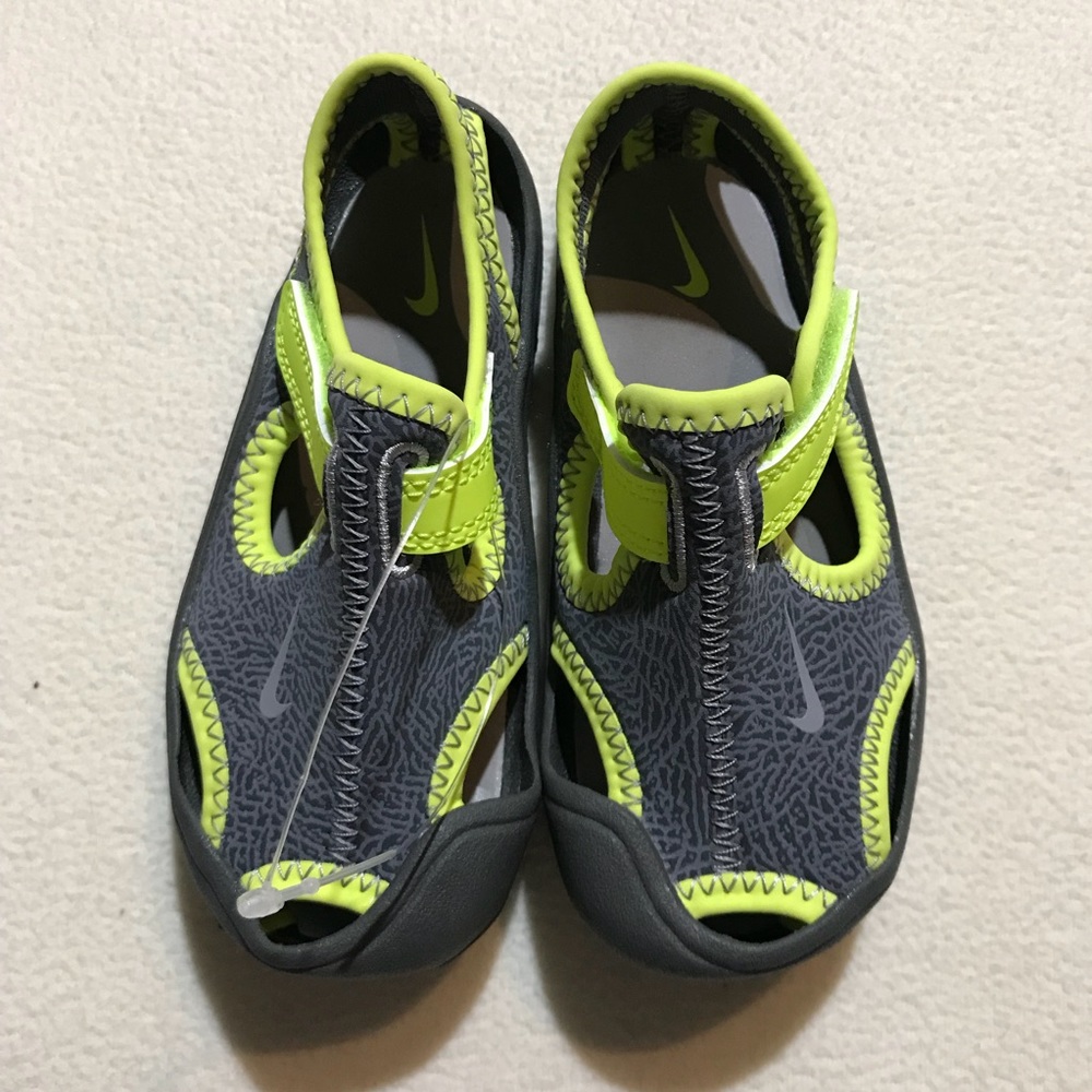 New Toddler Nike Sandals